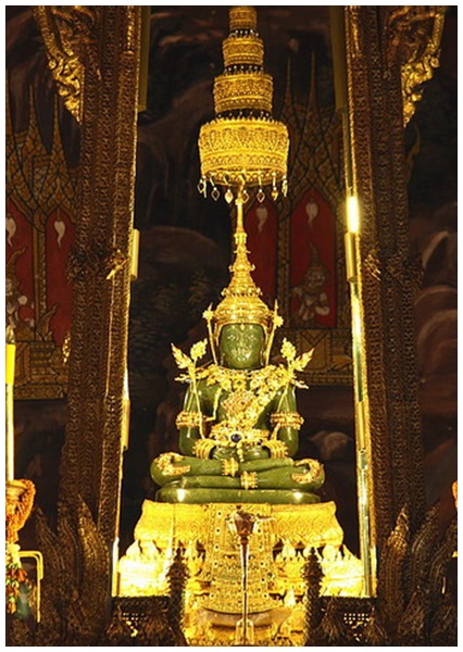 พระแก้วมรกต (1).jpg